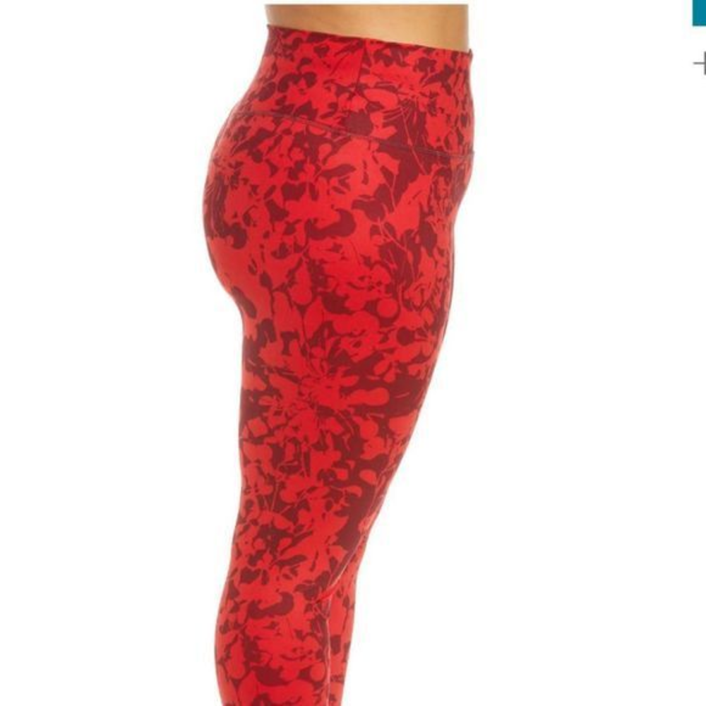 NWOT ZELLA Studio Lite Flex High Waist 7/8 Leggings in Burgundy London Roisin Ca